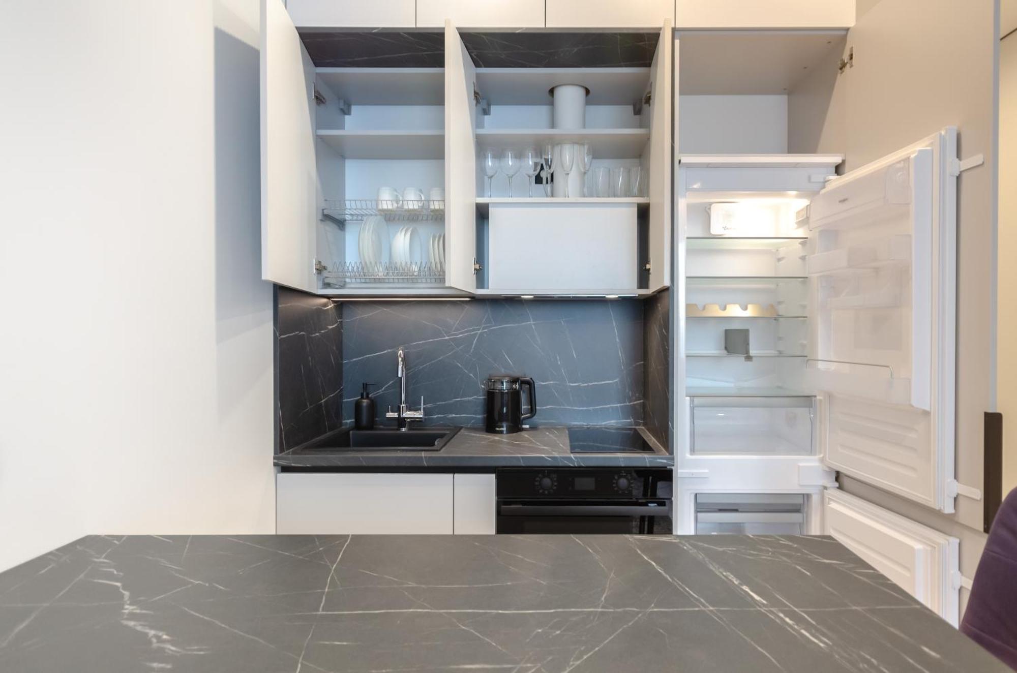 Petrovdom Luxury Living In Rc Manhattan *
