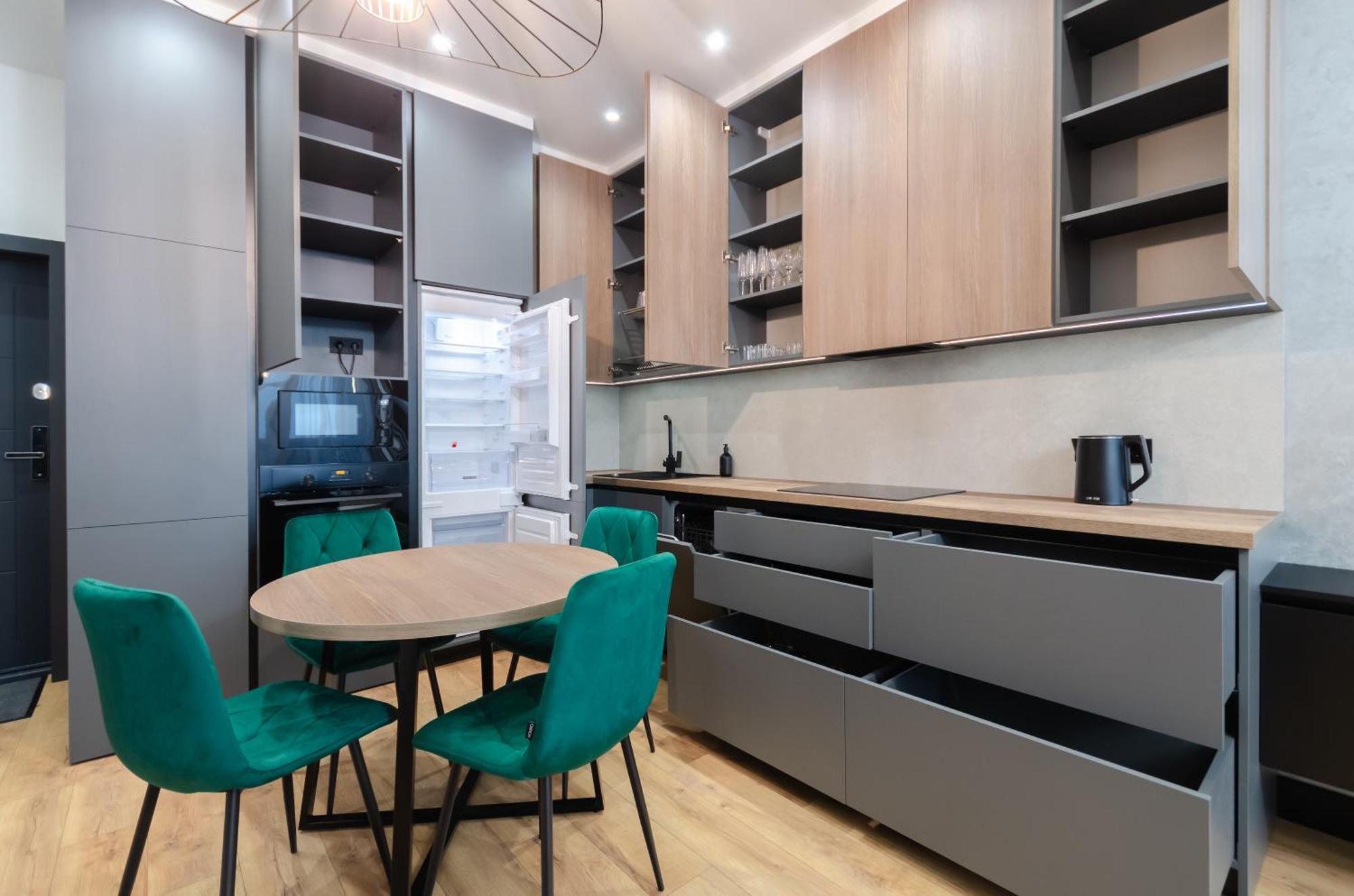 Petrovdom Luxury Living In Rc Manhattan Apartment Kyiv