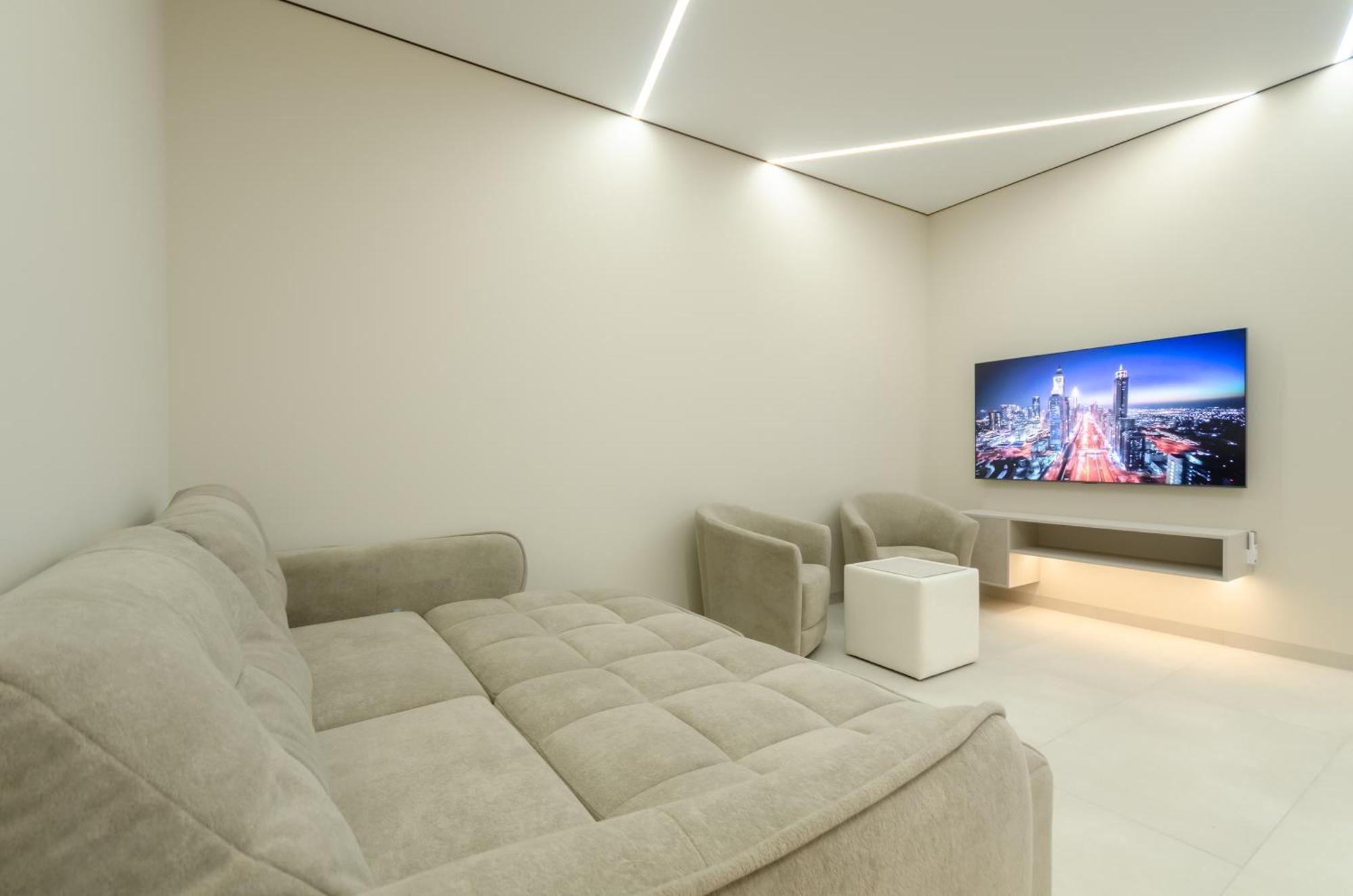 Petrovdom Luxury Living In Rc Manhattan *